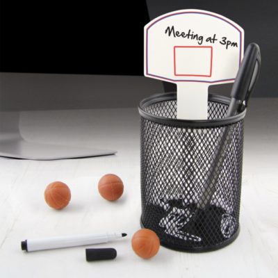 Set de bureau basketball avec pot à crayon et trois ballons-gommes